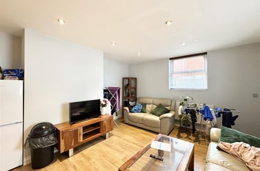 Loughborough Road, West Bridgford, Nottingham - Image 3